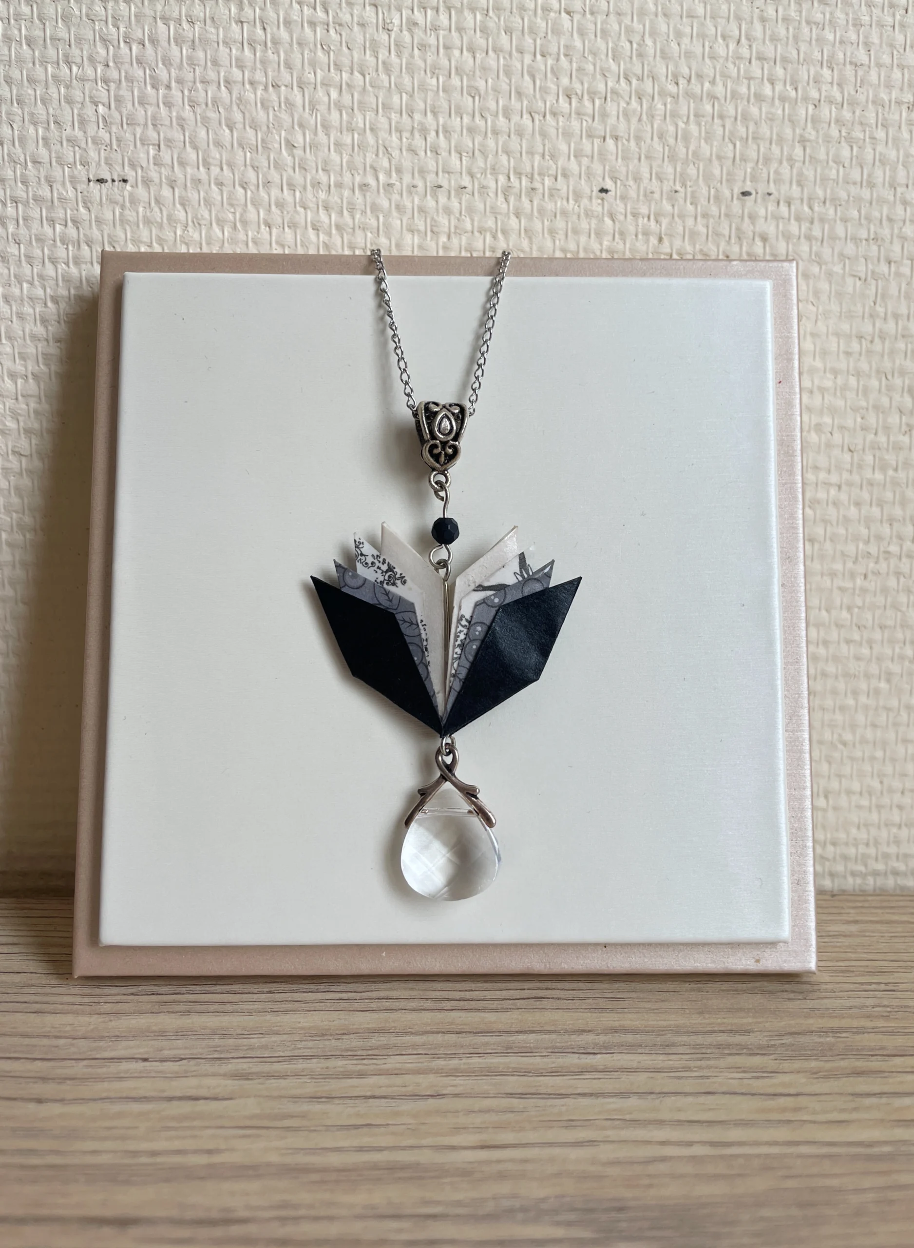 Pendentif Origami Fleurs Noires – Image 6