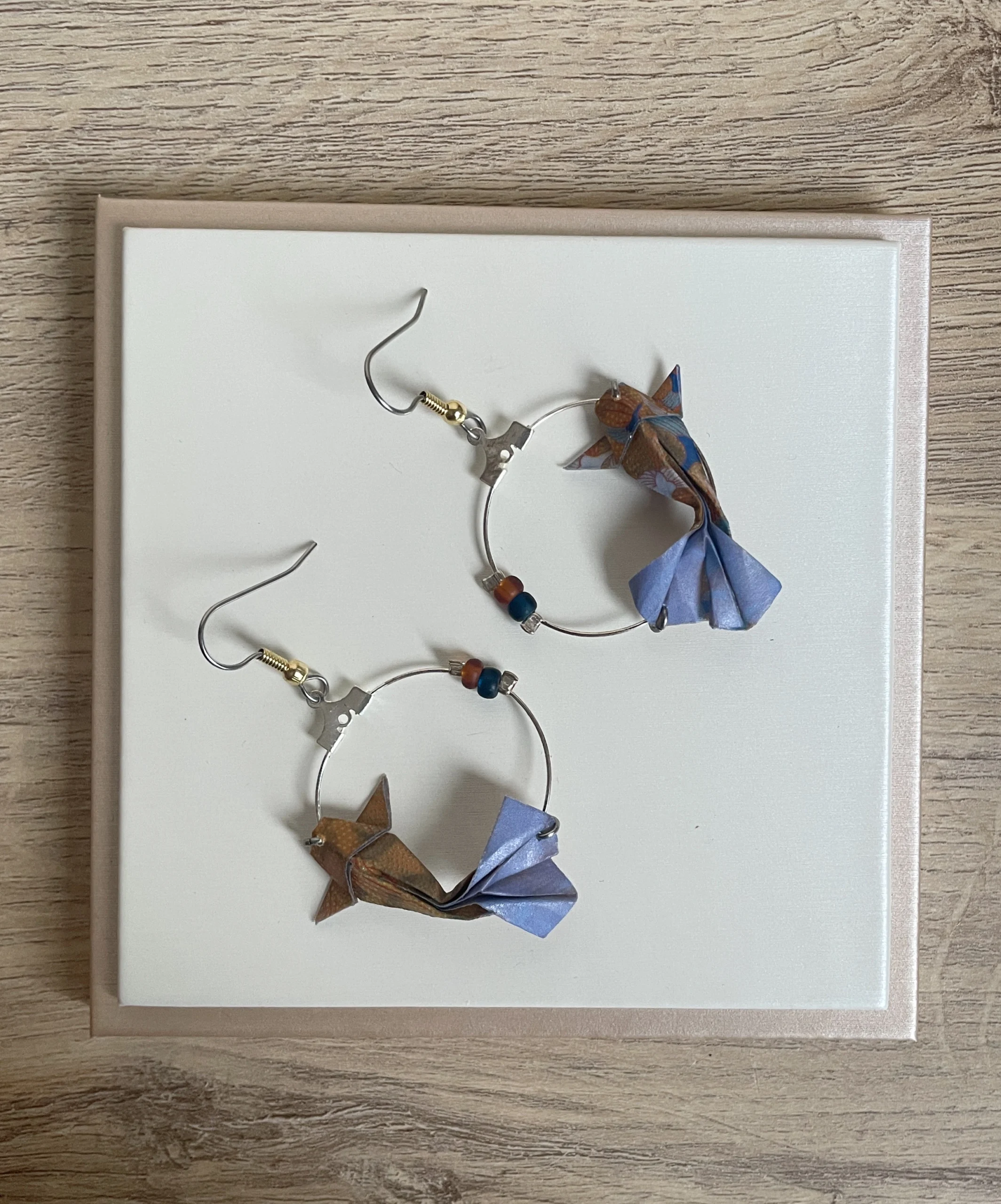 Boucles d'Oreilles Origami Créoles Carpe Koï – Image 7