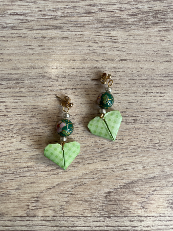 Boucles d'oreilles coeurs en origami