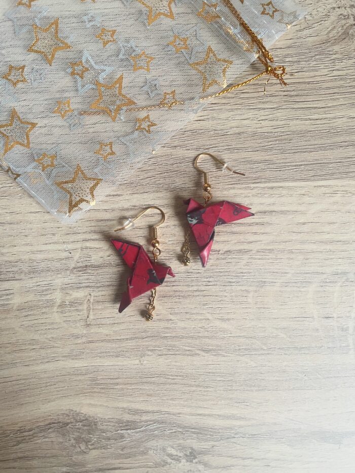 Boucles d'Oreilles Origami Colombe et Perle Ronde – Image 3