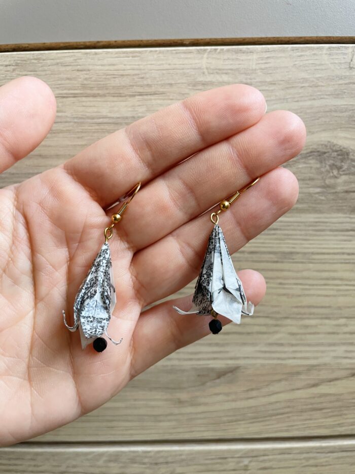 Boucles d'Oreilles Origami Fleurs De Lys – Image 2