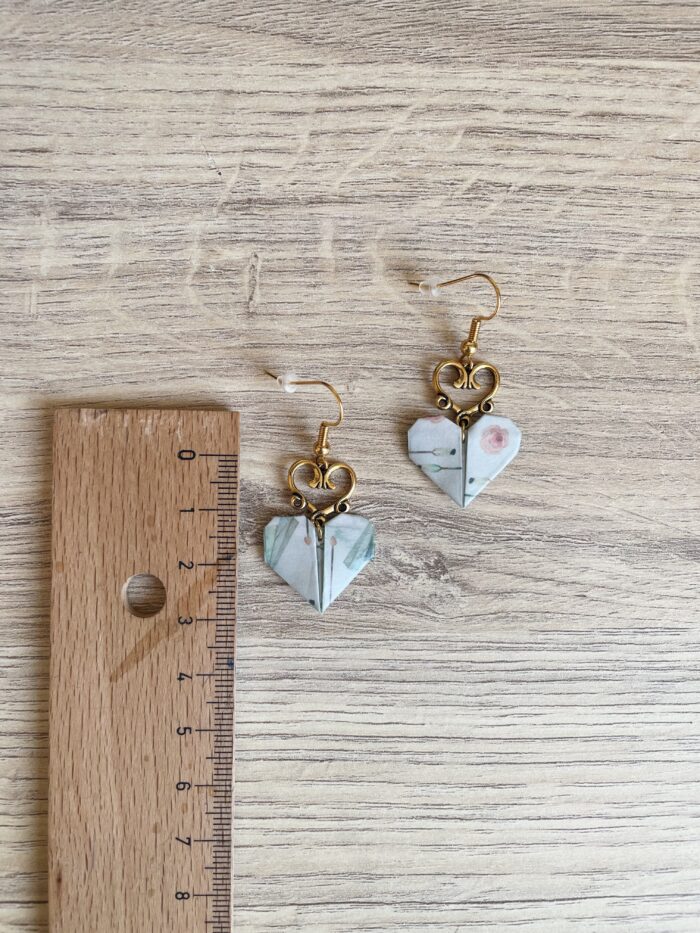 Boucles d'Oreilles Origami Double Coeur – Image 3