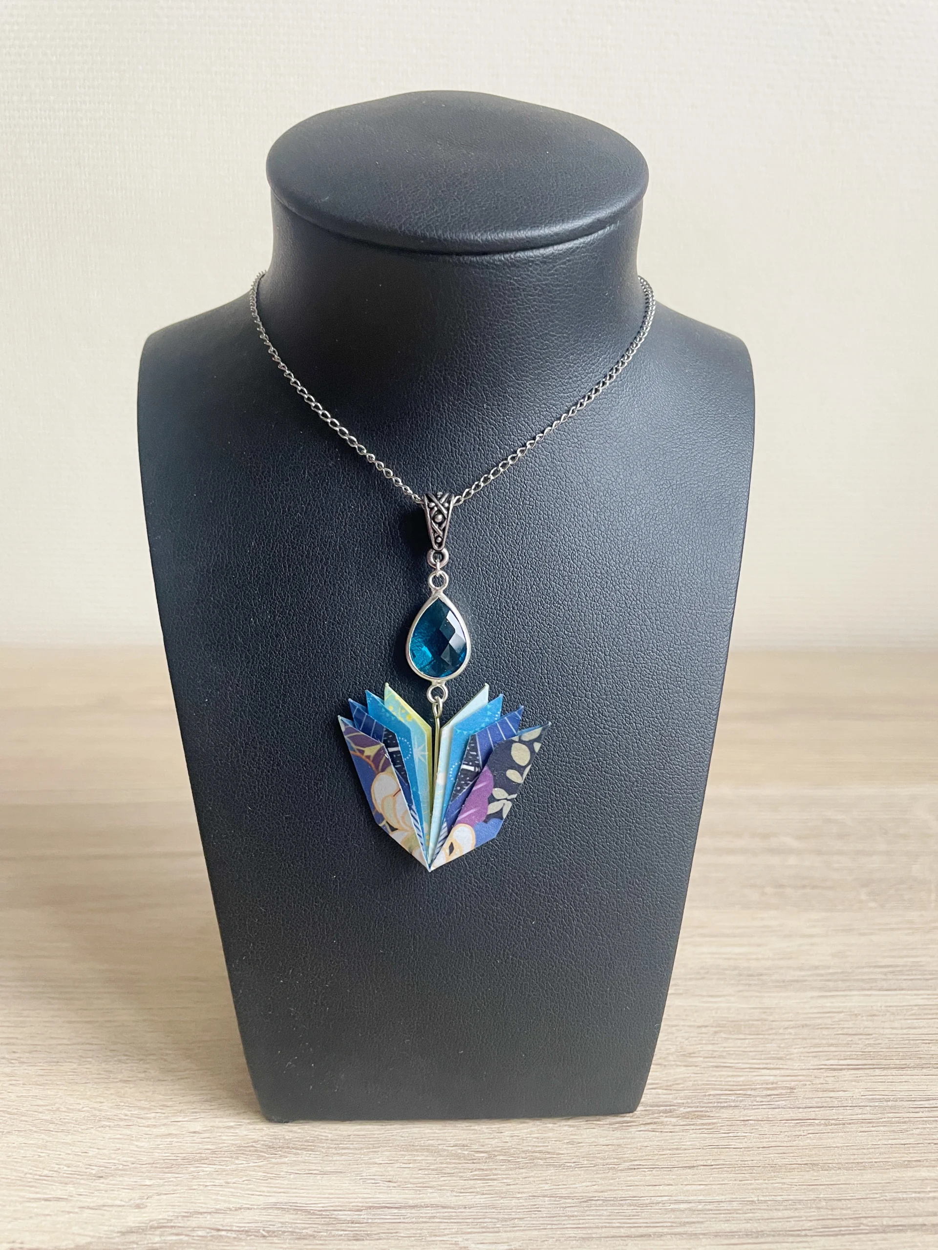 Pendentif Origami Fleurs Bleue