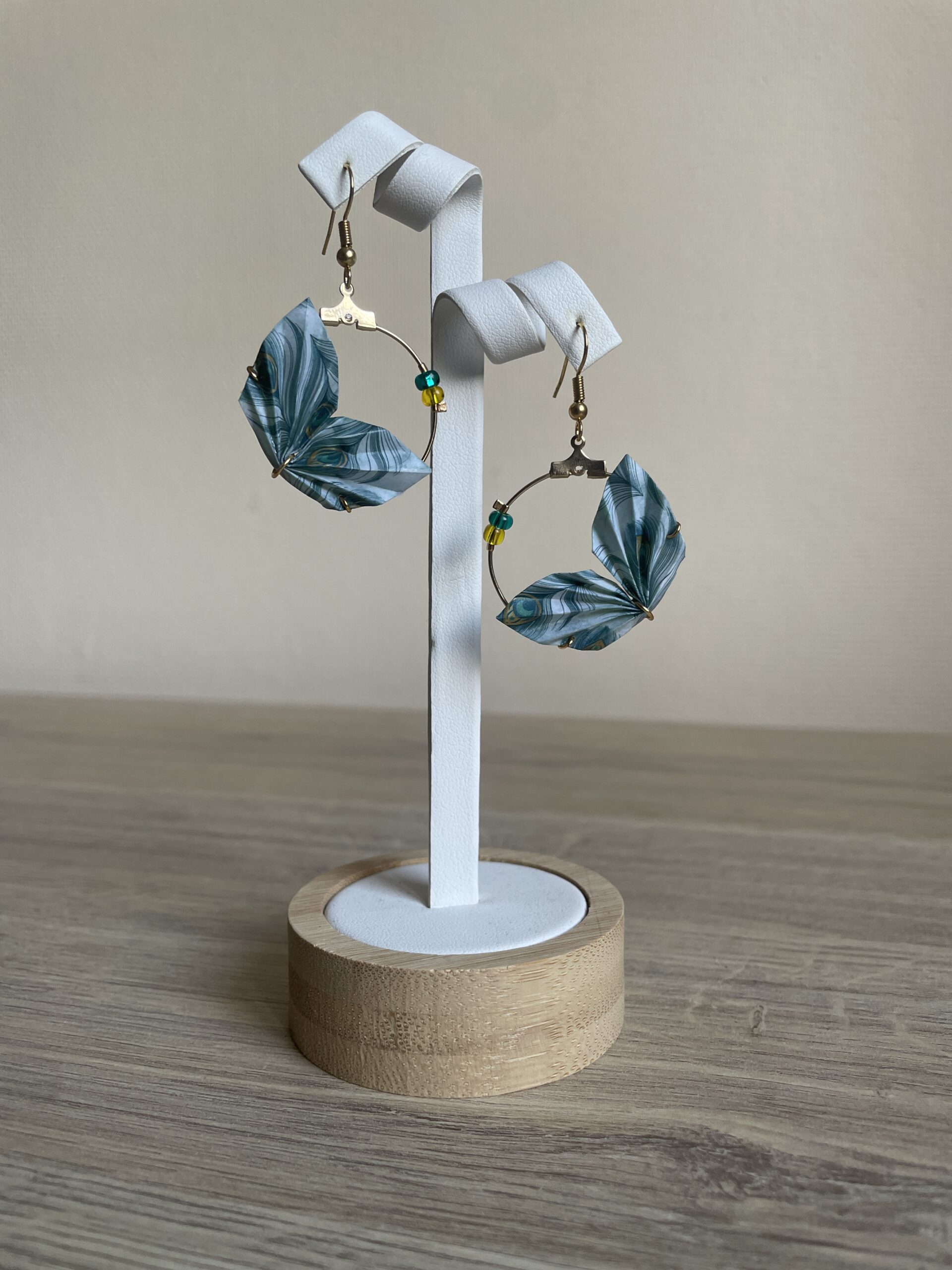 Boucles d'Oreilles Origami Eventail Plume réservé à Ludivine MOUGENOT